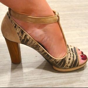 👑 👸🏼 LANVIN peep toe heels, luxury at it's finest!!!!